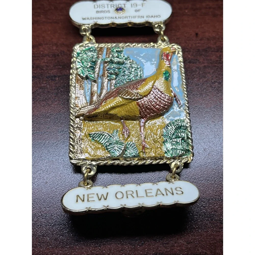 Lions Club District 19-F Birds Of Washington & Northern Idaho New Orleans‎ Pin